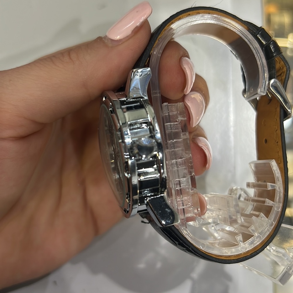 Classy Watch - image 4